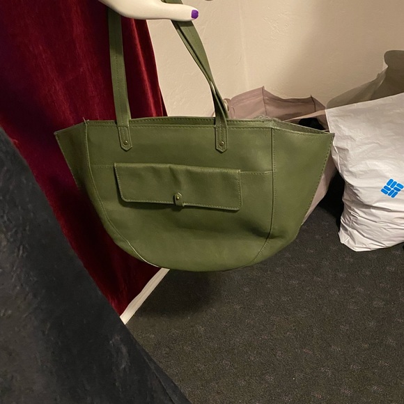 BNWOT UNIVERSAL THREADS PURSE - Picture 1 of 4